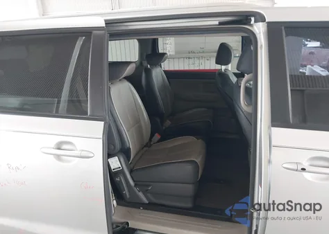 2016 Kia Sedona Lx z USA, uszkodzony, nr VIN KNDMB5C11G6214595